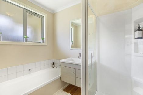 Photo of property in 43 Cedar Street, Maungaraki, Lower Hutt, 5010