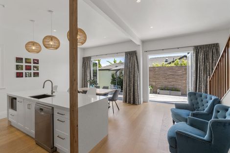 Photo of property in 1/50 Norwood Road, Bayswater, Auckland, 0622