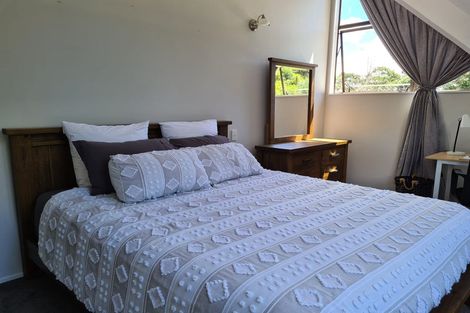 Photo of property in 20 Zita Avenue, Matakatia, Whangaparaoa, 0930