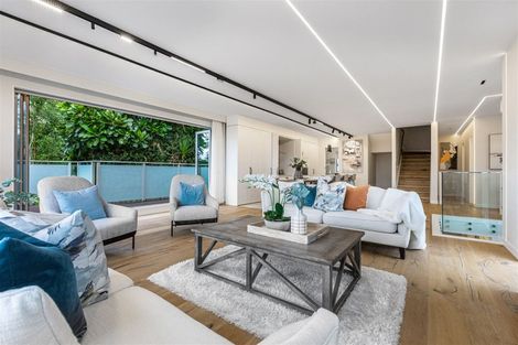 Photo of property in 30b Hanlon Crescent, Narrow Neck, Auckland, 0624