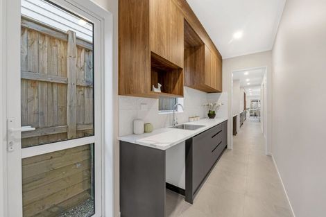 Photo of property in 18 Bushfield Drive, Flat Bush, Auckland, 2019