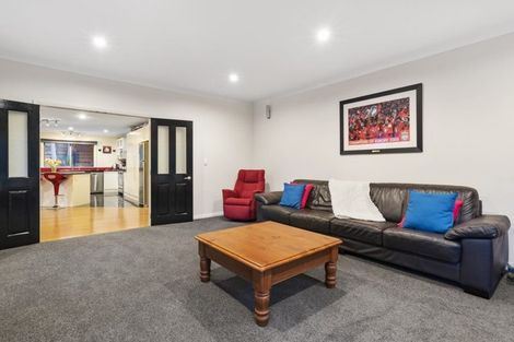 Photo of property in 322b Glenfield Road, Glenfield, Auckland, 0629