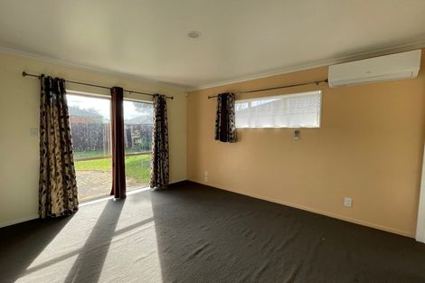 Photo of property in 43 Sandwick Drive, Weymouth, Auckland, 2103