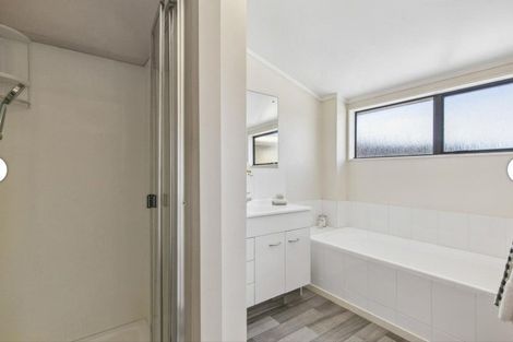 Photo of property in 2/29a Parkvale Road, Karori, Wellington, 6012