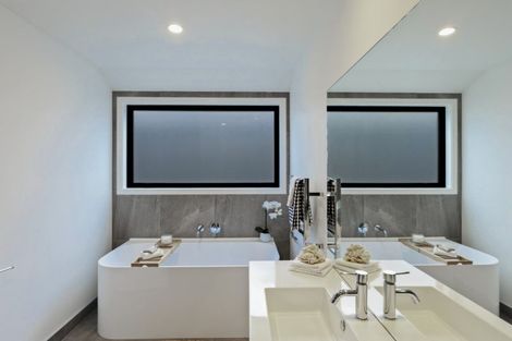 Photo of property in 4 Coopworth Road, Jacks Point, 9371