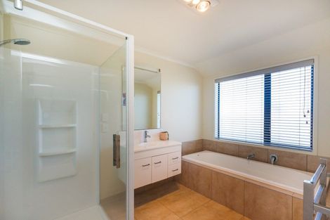 Photo of property in 5 Macdonald Heights, Feilding, 4702