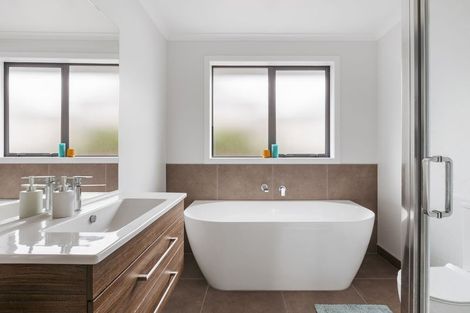 Photo of property in 5 Nottingham Road, Omokoroa, 3114