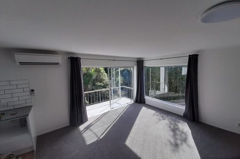 Photo of property in 37 West Lynn Road, Titirangi, Auckland, 0604