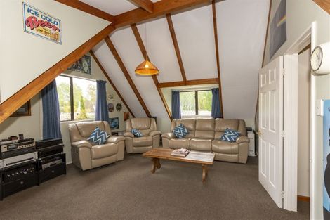 Photo of property in 19 Mckenzie Place, Waikuku Beach, 7402