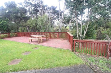 Photo of property in 36 Newbury Place, Schnapper Rock, Auckland, 0632