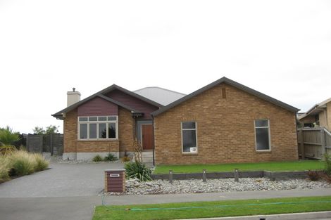 Photo of property in 32 Titirangi Crescent, Parklands, Christchurch, 8083