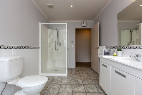 Photo of property in 18 Sams Way, Raumati South, Paraparaumu, 5032