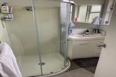 Photo of property in 34 Victory Crescent, Tawa, Wellington, 5028