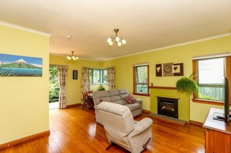 Photo of property in 17 Maratahu Street, Westown, New Plymouth, 4310