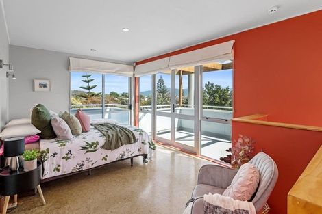 Photo of property in 17 Hughes Street, Waikanae Beach, Waikanae, 5036