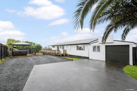 Photo of property in 28 Hueglow Rise, West Harbour, Auckland, 0618