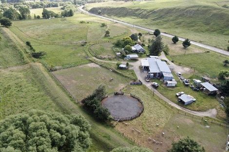 Photo of property in 2966 State Highway 2, Waipukurau, 4281