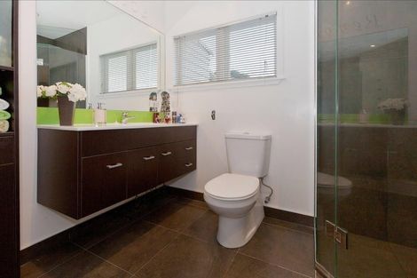 Photo of property in 43 Commodore Drive, Lynfield, Auckland, 1042