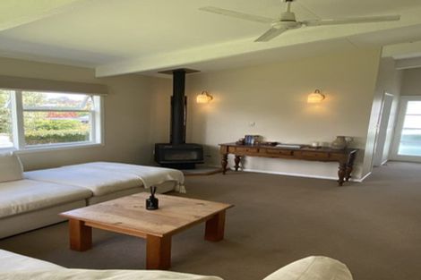 Photo of property in 38 Hauraki Road, Leigh, Warkworth, 0985