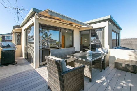 Photo of property in 2/30 Takutai Avenue, Bucklands Beach, Auckland, 2012