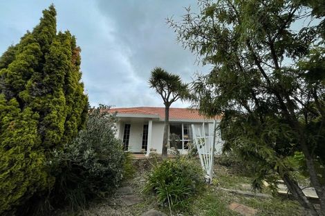 Photo of property in 22 Bearing West Court, Paraparaumu, 5032