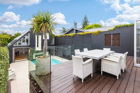Photo of property in 81 Warnock Street, Westmere, Auckland, 1022