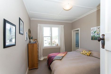 Photo of property in 25 Omar Street, Khandallah, Wellington, 6035