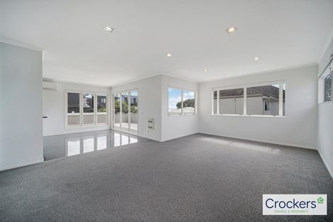 Photo of property in 2/21 The Esplanade, Eastern Beach, Auckland, 2012