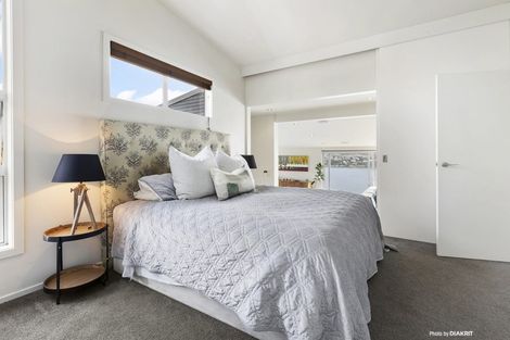 Photo of property in 6 Zaida Way, Maupuia, Wellington, 6022