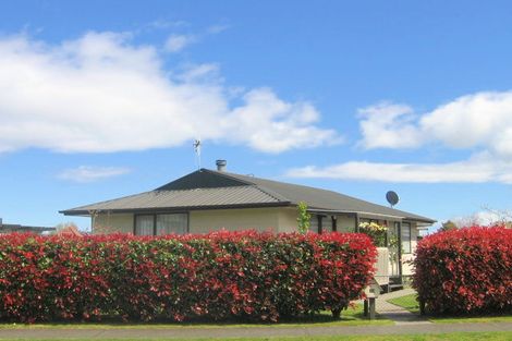 Photo of property in 23 Regents Grove, Richmond Heights, Taupo, 3330