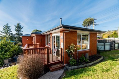 Photo of property in 1 Kinmont Crescent, Kinmont Park, Mosgiel, 9024