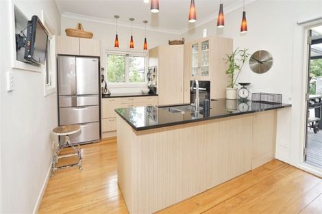 Photo of property in 6 Forest Lake Road, Forest Lake, Hamilton, 3200