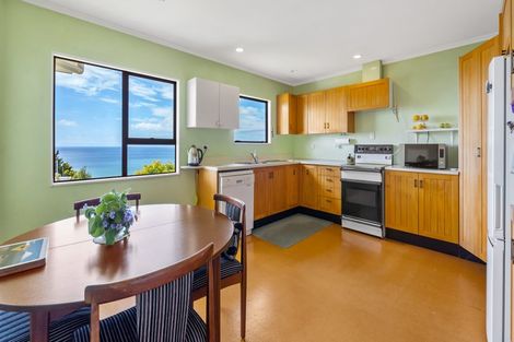 Photo of property in 258 Whangaparaoa Road, Red Beach, 0932