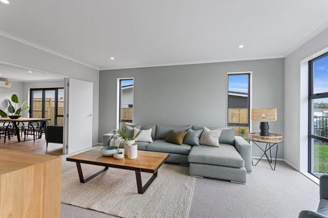 Photo of property in 11 Taikura Avenue, Red Beach, 0932