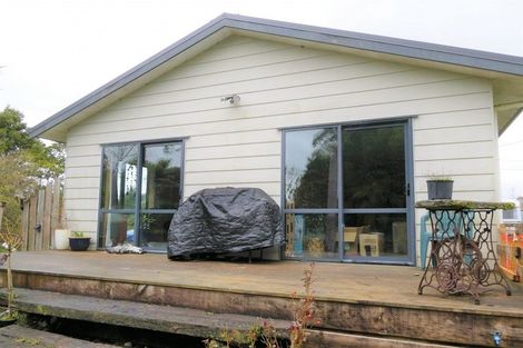 Photo of property in 33 Golf Links Road, Kaiata, Greymouth, 7805