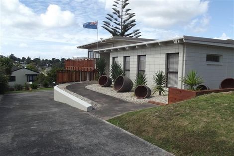 Photo of property in 145 Weatherly Road, Torbay, Auckland, 0630