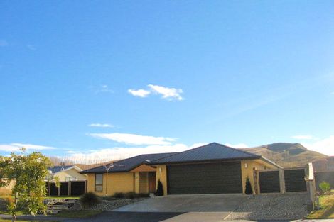 Photo of property in 71 Howards Drive, Lake Hayes, Queenstown, 9304