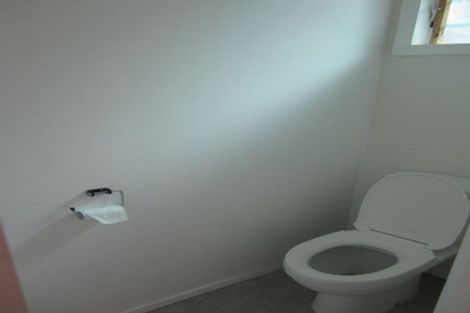 Photo of property in 2/32 Drome View Place, Beach Haven, Auckland, 0626