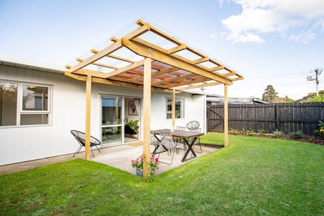 Photo of property in 2/44 Beach Road, Katikati, 3129