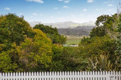 Photo of property in 7 Kowhai Street, Helensville, 0800