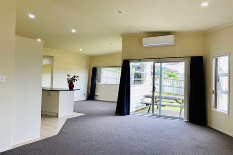 Photo of property in 42 Kokako Rise, Papakura, 2110