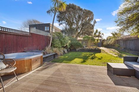 Photo of property in 22 Pacific Road, North New Brighton, Christchurch, 8083