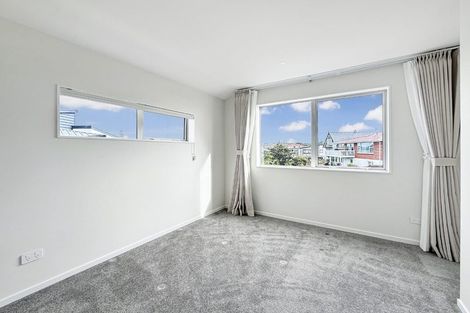 Photo of property in 6d Law Street, Torbay, Auckland, 0630
