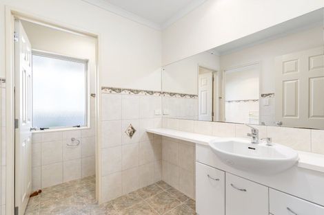 Photo of property in 6 The Ritz, Orewa, 0931