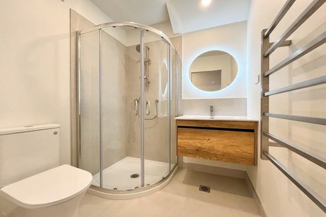 Photo of property in 17/9 Aeroview Drive, Beach Haven, Auckland, 0626