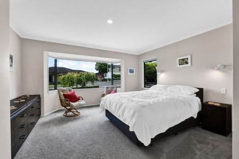 Photo of property in 6 Kellyville Heights, Merrilands, New Plymouth, 4312