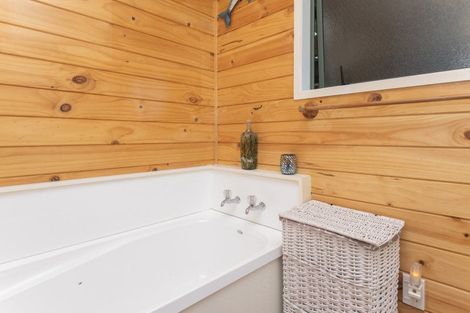 Photo of property in 10 Kirk Street, Matawai, 4075