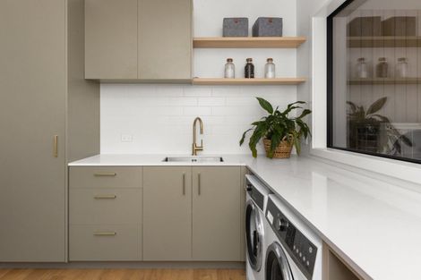 Photo of property in 3 Te Roera Drive, Taradale, Napier, 4112