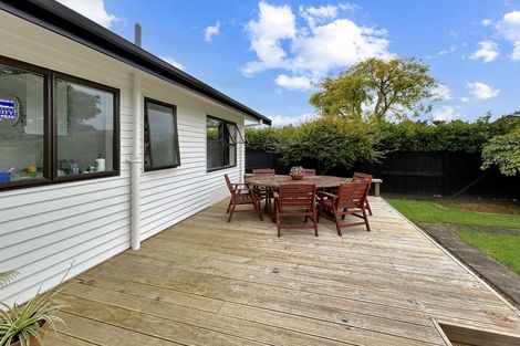 Photo of property in 6 Highbury Drive, Levin, 5510