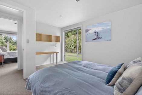 Photo of property in 52 Kirimoko Crescent, Wanaka, 9305